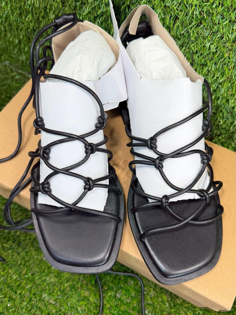 Steve Madden Ainsley Black Strappy Lace Up Gladiator Sandals Women Size 6 NIB - Picture 2 of 7